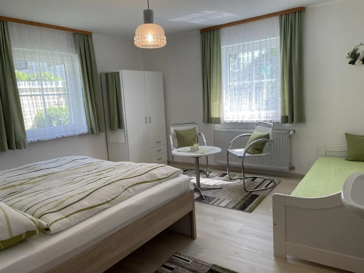Haus Beate, Fewo Im Bienenparadies Kirchberg Apartman